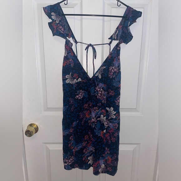 FREE PEOPLE JOSE V NECK DRESS🖤 - Picture 6 of 7